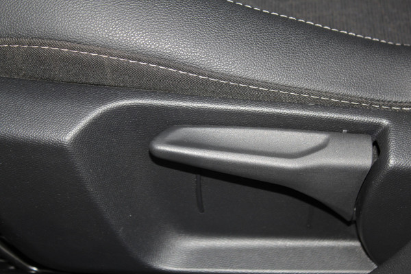 Opel Corsa 1.2-100 pk Turbo GS-Line. Erg mooie sportieve wagen, slechts 25.500km ! Panoramadak, Stoel- en stuurwielverwarming, Cruise Control, Climate Control, Apple CarPlay/Android auto, Camera, Dodehoek assistent