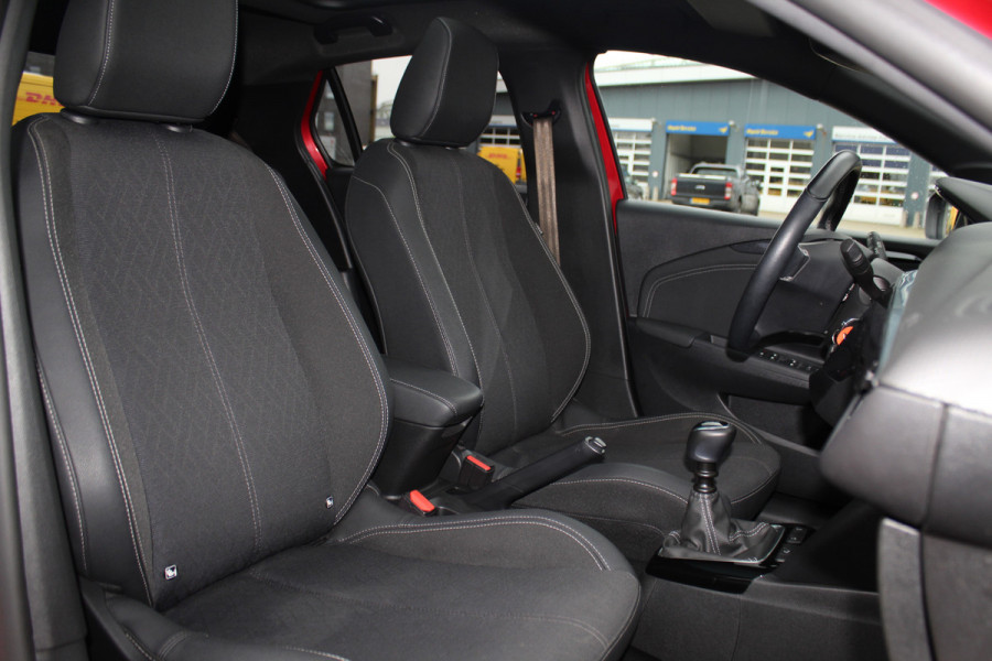 Opel Corsa 1.2-100 pk Turbo GS-Line. Erg mooie sportieve wagen, slechts 25.500km ! Panoramadak, Stoel- en stuurwielverwarming, Cruise Control, Climate Control, Apple CarPlay/Android auto, Camera, Dodehoek assistent