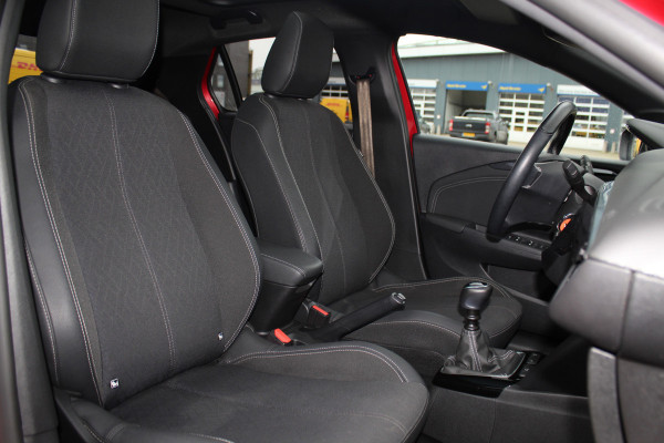 Opel Corsa 1.2-100 pk Turbo GS-Line. Erg mooie sportieve wagen, slechts 25.500km ! Panoramadak, Stoel- en stuurwielverwarming, Cruise Control, Climate Control, Apple CarPlay/Android auto, Camera, Dodehoek assistent