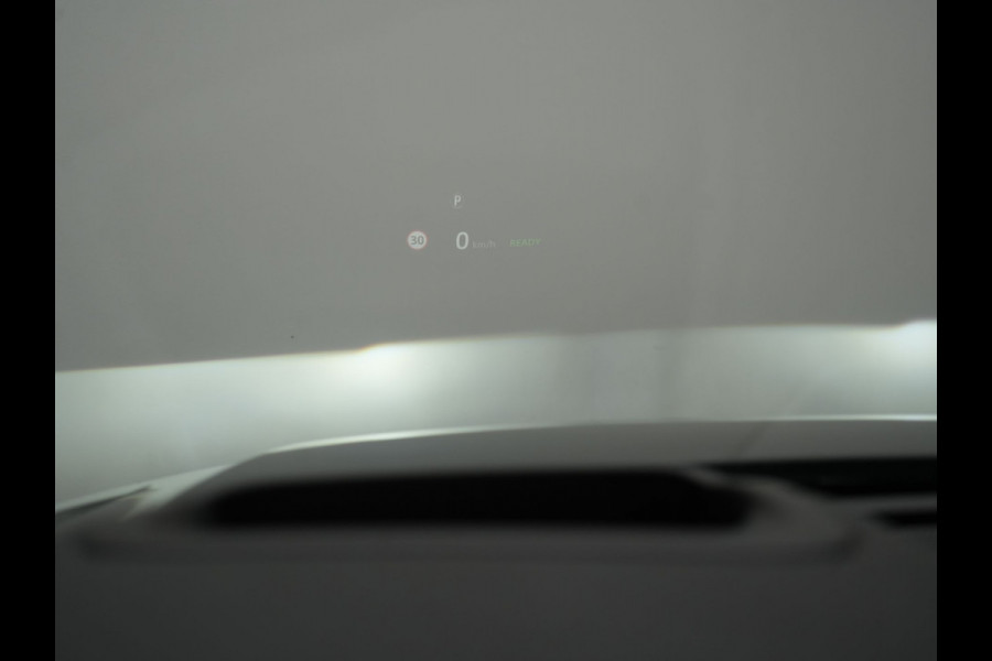 Land Rover Range Rover Evoque P300e AWD R-Dynamic PHEV 309pk | Panodak | 360 Camera | Adaptive Cruise | Head Up | Meridian Audio | Lederen Sportstoelen Memory & Verwarmd | Keyless | Apple Carplay | Sfeerverlichting | Navigatie | Virtual | DAB | Plug In Hybrid |