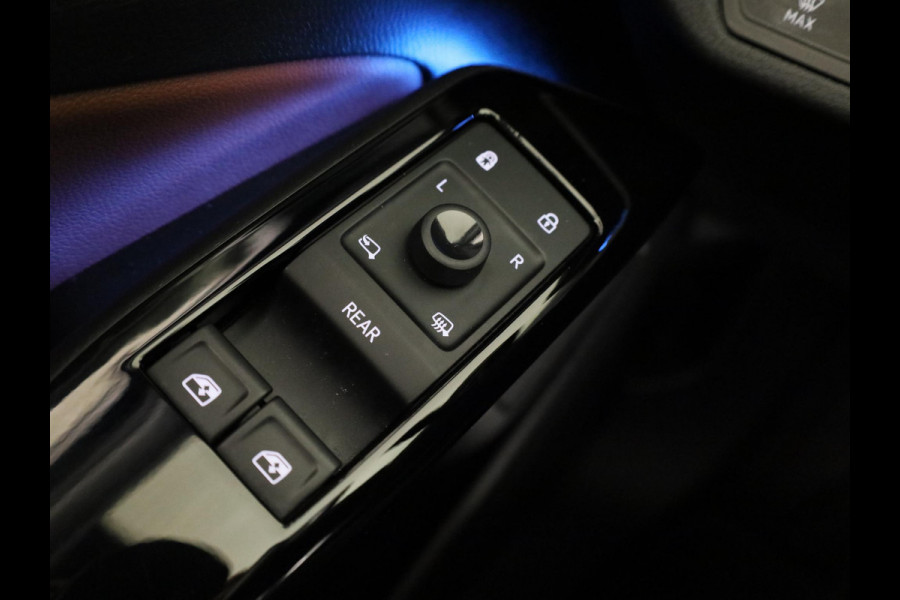 Volkswagen ID.4 First 77 kWh 204pk SoH 88,9 | Camera| Parkeersensoren | Sfeerverlichting | Navigatie | Stoelverwarming| Stuurverwarming | Zwenkbare Trekhaak |