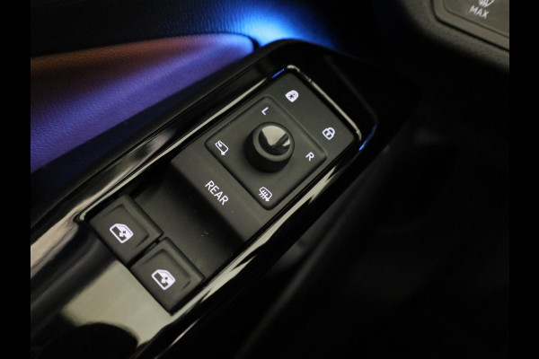 Volkswagen ID.4 First 77 kWh 204pk SoH 88,9 | Camera| Parkeersensoren | Sfeerverlichting | Navigatie | Stoelverwarming| Stuurverwarming | Zwenkbare Trekhaak |