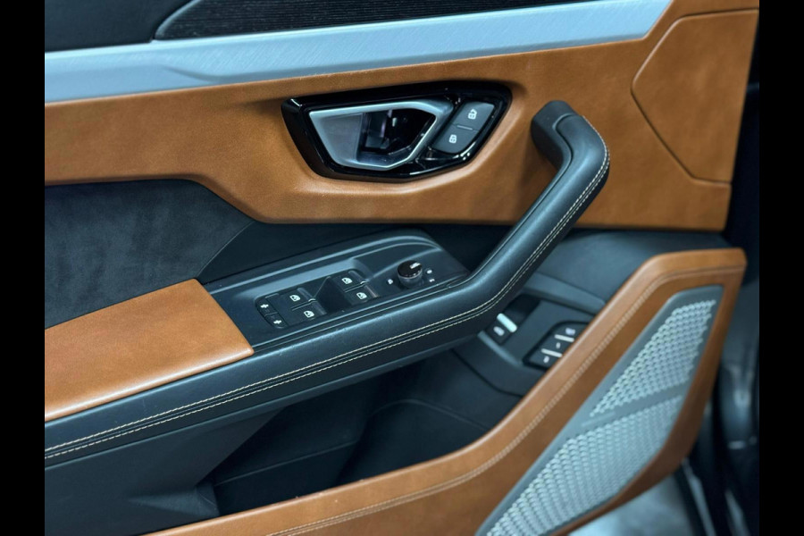 Lamborghini Urus 4.0 V8|MANSORY|HEADSUP|PANO|CARBON|23''