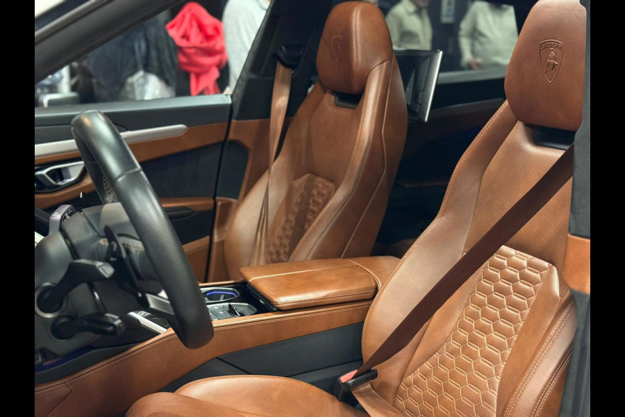 Lamborghini Urus 4.0 V8|MANSORY|HEADSUP|PANO|CARBON|23''