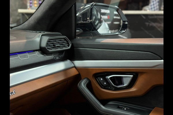 Lamborghini Urus 4.0 V8|MANSORY|HEADSUP|PANO|CARBON|23''