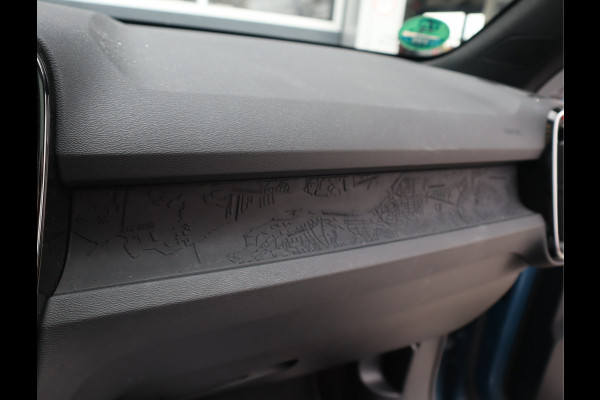 Volvo C40 Recharge Twin Intro Edition 78 kWh Navi / Trekh / Pano / 360Camera / Carplay / Stuur-Stoelverw BTW AUTO