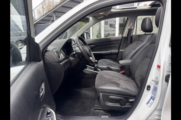 Suzuki Vitara 1.4 Boosterjet Stijl | Pano | Trekhaak | Camera | Stoelverwarming | Adaptive Cruise | Climate Control | Navigatie