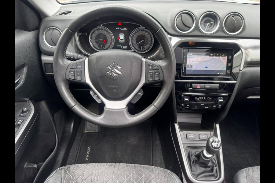 Suzuki Vitara 1.4 Boosterjet Stijl | Pano | Trekhaak | Camera | Stoelverwarming | Adaptive Cruise | Climate Control | Navigatie