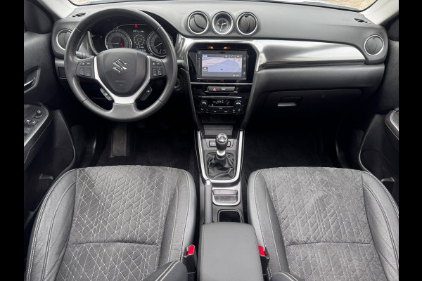 Suzuki Vitara 1.4 Boosterjet Stijl | Pano | Trekhaak | Camera | Stoelverwarming | Adaptive Cruise | Climate Control | Navigatie