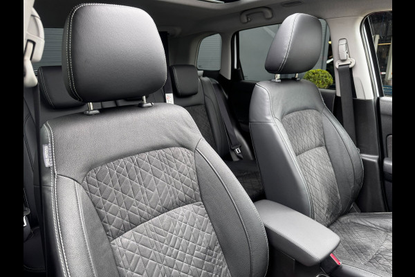 Suzuki Vitara 1.4 Boosterjet Stijl | Pano | Trekhaak | Camera | Stoelverwarming | Adaptive Cruise | Climate Control | Navigatie