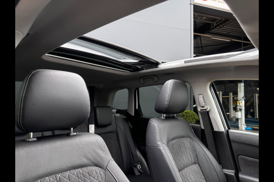 Suzuki Vitara 1.4 Boosterjet Stijl | Pano | Trekhaak | Camera | Stoelverwarming | Adaptive Cruise | Climate Control | Navigatie