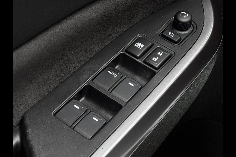 Suzuki Vitara 1.4 Boosterjet Stijl | Pano | Trekhaak | Camera | Stoelverwarming | Adaptive Cruise | Climate Control | Navigatie