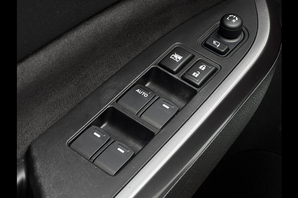 Suzuki Vitara 1.4 Boosterjet Stijl | Pano | Trekhaak | Camera | Stoelverwarming | Adaptive Cruise | Climate Control | Navigatie