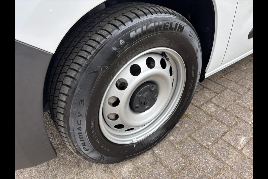 Peugeot e-Partner 136 L1 50 kWh | Scherm | Airco | DAB