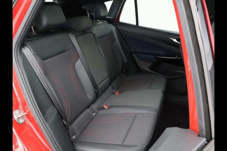 Volkswagen ID.4 GTX 4MOTION 77 kWh 300 PK + 20 INCH | PANORAMA | TREKHAAK WEGKL. | SFEERVERLICHTING | CAMERA | STUUR/STOELVERWARMING