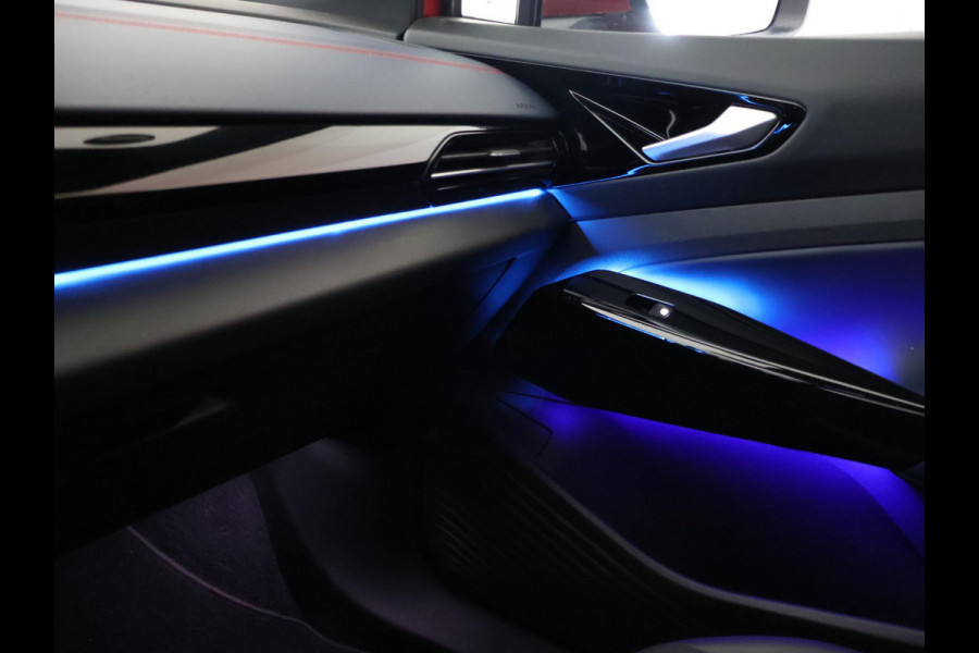 Volkswagen ID.4 GTX 4MOTION 77 kWh 300 PK + 20 INCH | PANORAMA | TREKHAAK WEGKL. | SFEERVERLICHTING | CAMERA | STUUR/STOELVERWARMING