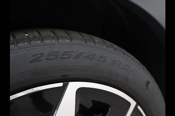 Volkswagen ID.4 GTX 4MOTION 77 kWh 300 PK + 20 INCH | PANORAMA | TREKHAAK WEGKL. | SFEERVERLICHTING | CAMERA | STUUR/STOELVERWARMING