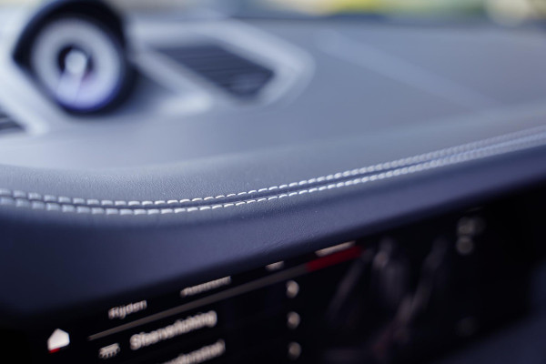 Porsche 911 Cabriolet 3.0 Carrera 4 GTS / NL-Auto / Sport Design / Lifting / Sportuitlaat