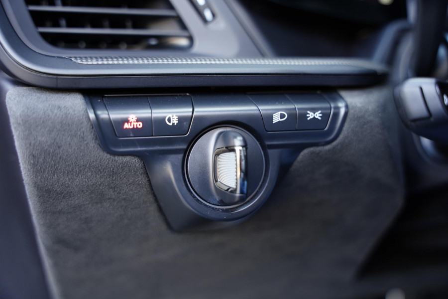 Porsche 911 Cabriolet 3.0 Carrera 4 GTS / NL-Auto / Sport Design / Lifting / Sportuitlaat