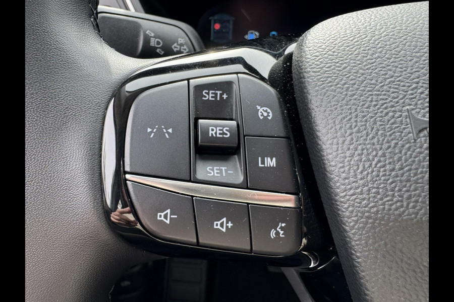 Ford Kuga 2.5 PHEV Titanium | 242pk | Wegklapbare Trekhaak | 2.100kg Trekgewicht | Achteruitrijcamera | Cruise control | Navigatie | Digitale cockpit