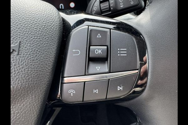 Ford Kuga 2.5 PHEV Titanium | 242pk | Wegklapbare Trekhaak | 2.100kg Trekgewicht | Achteruitrijcamera | Cruise control | Navigatie | Digitale cockpit