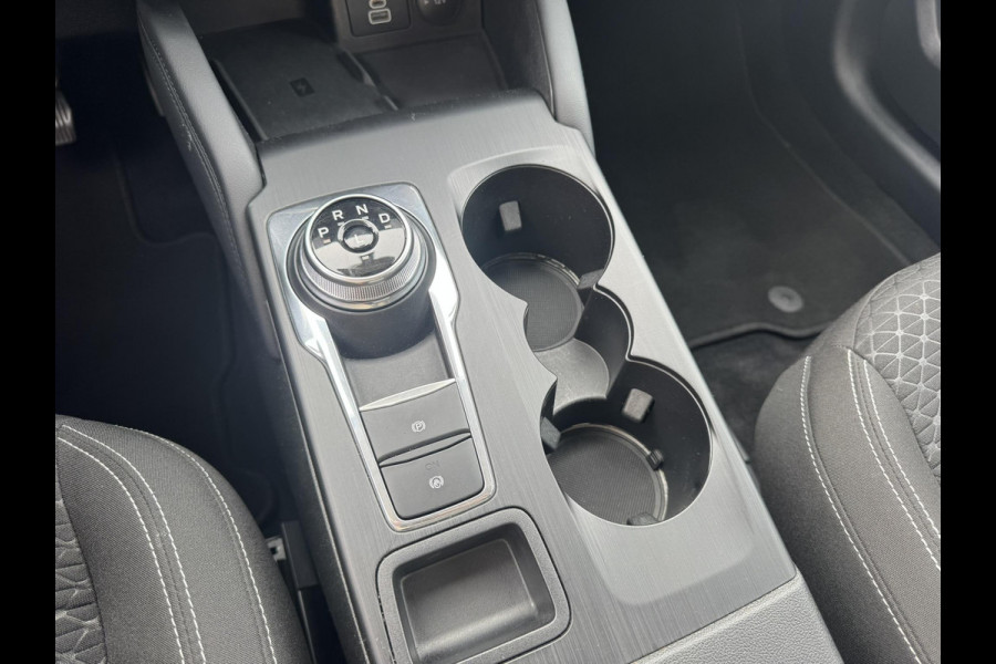 Ford Kuga 2.5 PHEV Titanium | 242pk | Wegklapbare Trekhaak | 2.100kg Trekgewicht | Achteruitrijcamera | Cruise control | Navigatie | Digitale cockpit