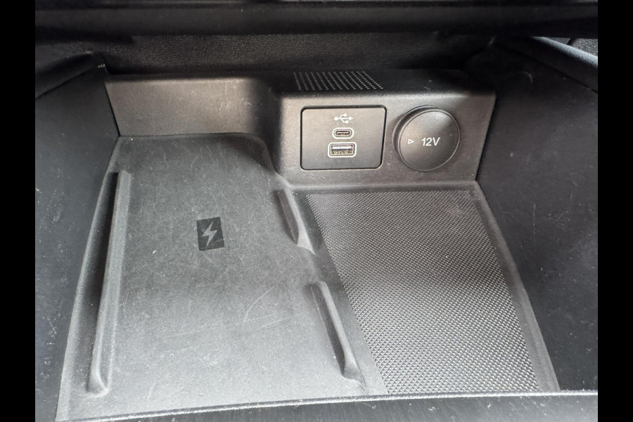 Ford Kuga 2.5 PHEV Titanium | 242pk | Wegklapbare Trekhaak | 2.100kg Trekgewicht | Achteruitrijcamera | Cruise control | Navigatie | Digitale cockpit