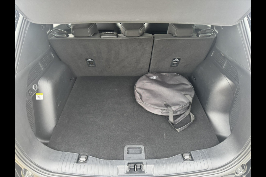 Ford Kuga 2.5 PHEV Titanium | 242pk | Wegklapbare Trekhaak | 2.100kg Trekgewicht | Achteruitrijcamera | Cruise control | Navigatie | Digitale cockpit