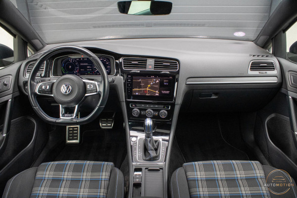 Volkswagen Golf 1.4 TSI PHEV GTE PANO CAMERA KEYLESS ACC