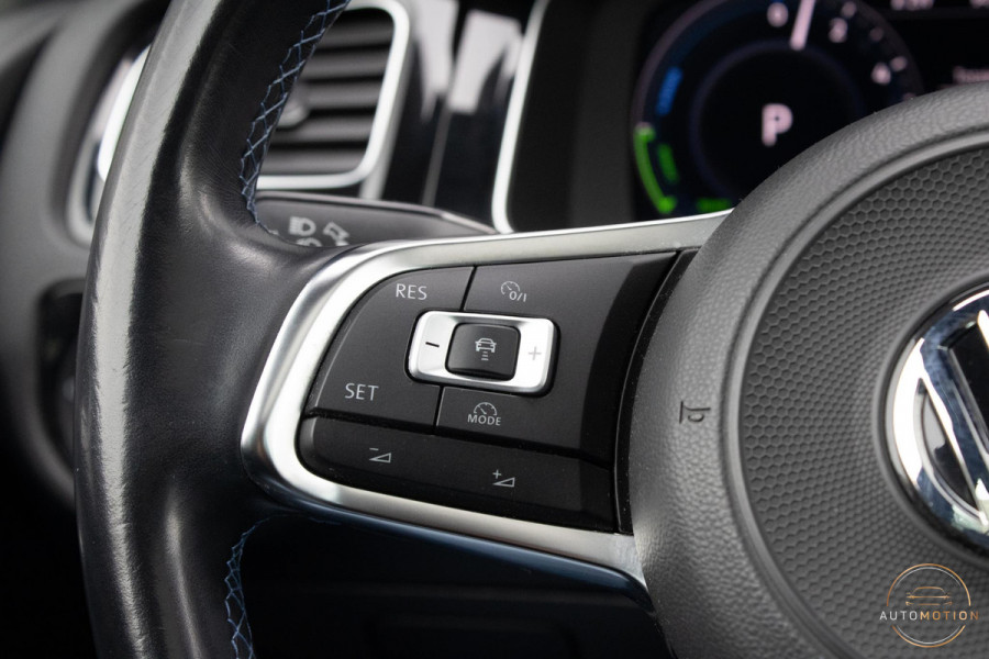 Volkswagen Golf 1.4 TSI PHEV GTE PANO CAMERA KEYLESS ACC