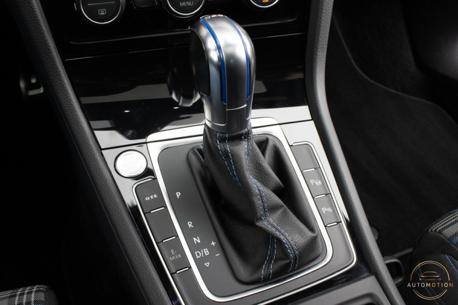 Volkswagen Golf 1.4 TSI PHEV GTE PANO CAMERA KEYLESS ACC