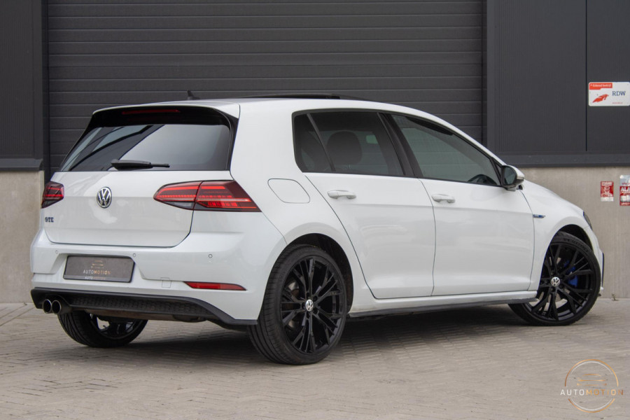 Volkswagen Golf 1.4 TSI PHEV GTE PANO STOELVERWARMING CAMERA