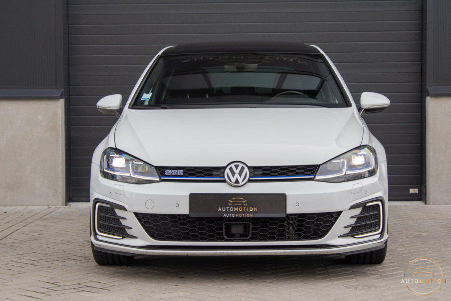 Volkswagen Golf 1.4 TSI PHEV GTE PANO STOELVERWARMING CAMERA
