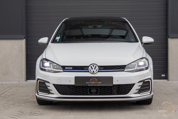 Volkswagen Golf 1.4 TSI PHEV GTE PANO STOELVERWARMING CAMERA