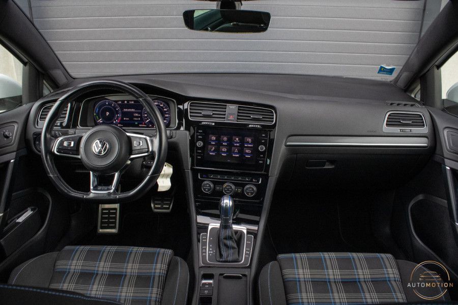 Volkswagen Golf 1.4 TSI PHEV GTE PANO STOELVERWARMING CAMERA