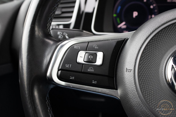 Volkswagen Golf 1.4 TSI PHEV GTE PANO STOELVERWARMING CAMERA