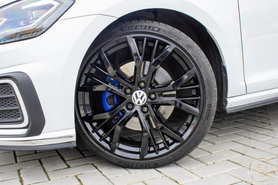 Volkswagen Golf 1.4 TSI PHEV GTE PANO STOELVERWARMING CAMERA