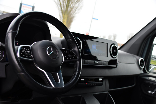 Mercedes-Benz Sprinter 319 V6 3.0 CDI L2H1 DC PB Edition Cruise, Camera, Carplay, 10,5'' Mbux, LED, Leder, Memorie, Trekhaak, 5 Zits, Uniek!