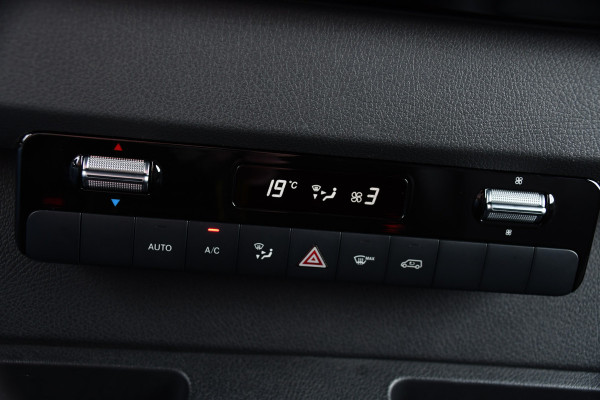 Mercedes-Benz Sprinter 319 V6 3.0 CDI L2H1 DC PB Edition Cruise, Camera, Carplay, 10,5'' Mbux, LED, Leder, Memorie, Trekhaak, 5 Zits, Uniek!