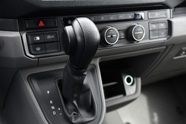 Volkswagen Crafter 35 2.0 TDI L3H3 Highline PB Edition Adaptieve Cruise, Camera, Carplay, LED, Clima, Stoelverwarming, 177pk, Automaat, Leder, Uniek!