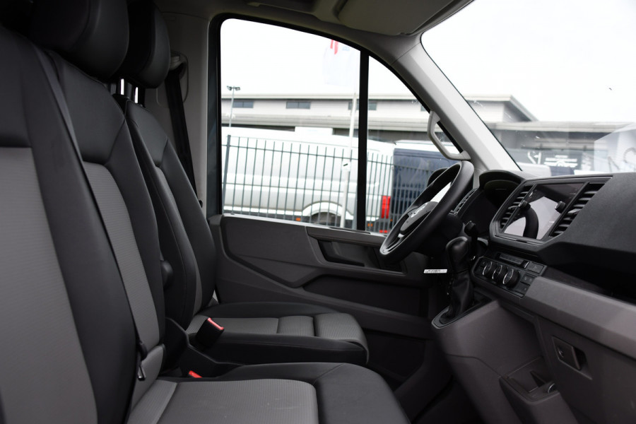 Volkswagen Crafter 35 2.0 TDI L3H3 Highline PB Edition Adaptieve Cruise, Camera, Carplay, LED, Clima, Stoelverwarming, 177pk, Automaat, Leder, Uniek!