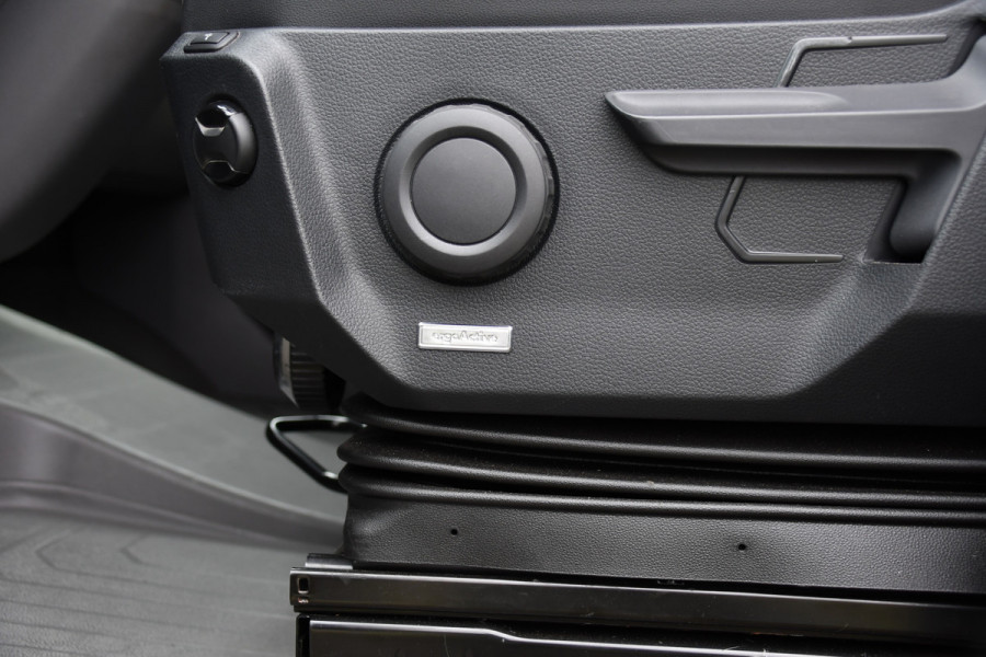 Volkswagen Crafter 35 2.0 TDI L3H3 Highline PB Edition Adaptieve Cruise, Camera, Carplay, LED, Clima, Stoelverwarming, 177pk, Automaat, Leder, Uniek!