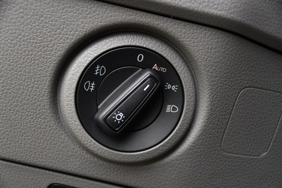 Volkswagen Crafter 35 2.0 TDI L3H3 Highline PB Edition Adaptieve Cruise, Camera, Carplay, LED, Clima, Stoelverwarming, 177pk, Automaat, Leder, Uniek!