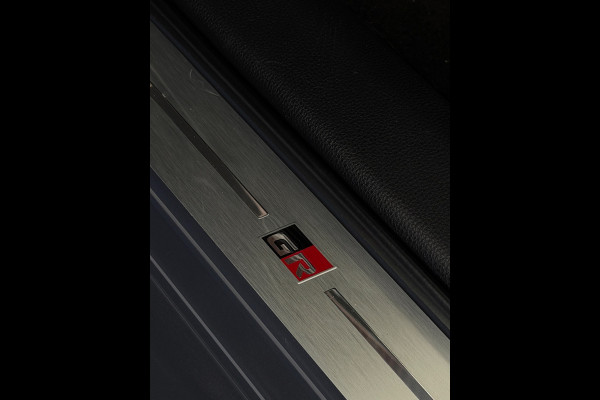 Toyota Yaris 1.5 Hybrid 130 GR SPORT HuD CarPlay Camera