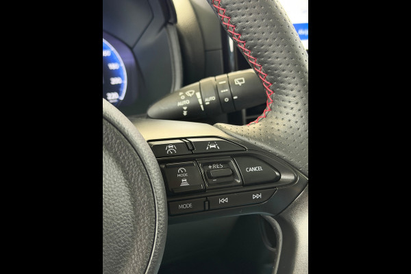 Toyota Yaris 1.5 Hybrid 130 GR SPORT HuD CarPlay Camera