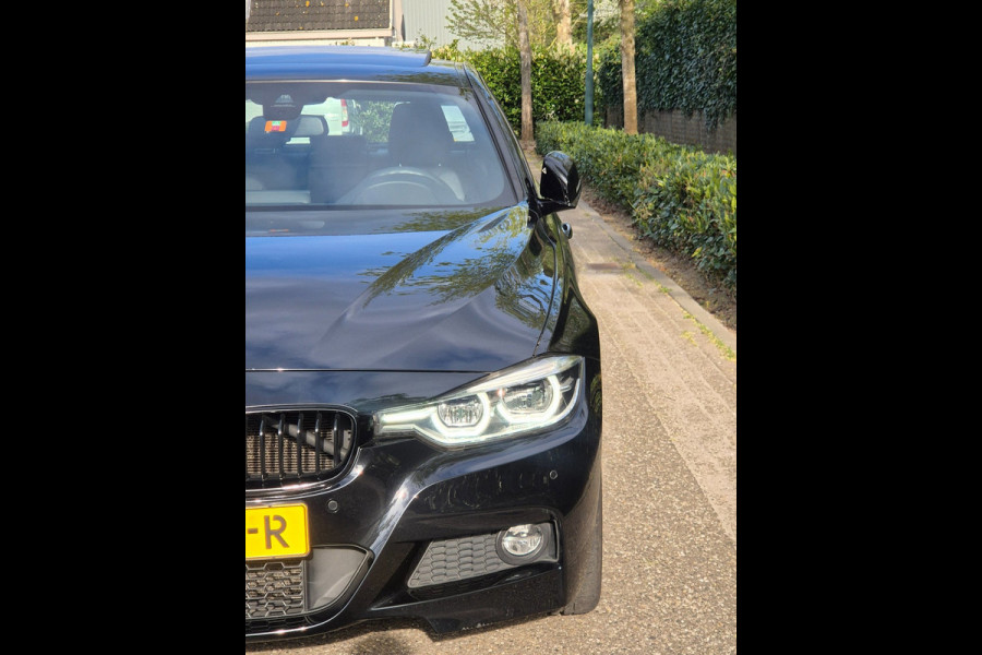 BMW 3-serie 330i M Sport Apple Pano CarPlay 360 Camera H&K 100% Dealer onderhouden 19inch M 330i High Executive