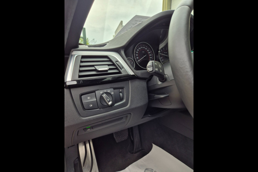 BMW 3-serie 330i M Sport Apple Pano CarPlay 360 Camera H&K 100% Dealer onderhouden 19inch M 330i High Executive