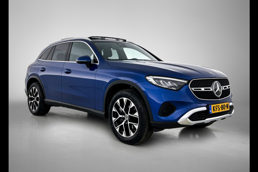 Mercedes-Benz GLC 300 e 4MATIC Plug-In Hybride Panorama Schuif-Kanteldak | Trekhaak | Memory Pakket | Stoel en Stuurverwarming. Inclusief 24 maanden MB Certified garantie voor Europa.