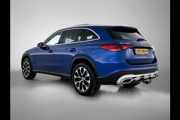 Mercedes-Benz GLC 300 e 4MATIC Plug-In Hybride Panorama Schuif-Kanteldak | Trekhaak | Memory Pakket | Stoel en Stuurverwarming. Inclusief 24 maanden MB Certified garantie voor Europa.