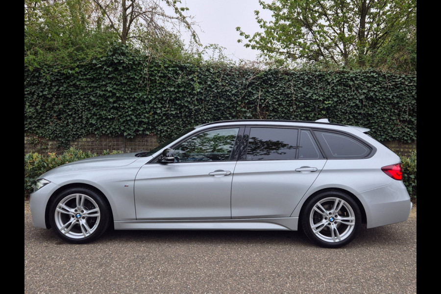 BMW 3 Serie Touring M Sport Apple CarPlay dig.dash Navi GR NAP NL Edition M Sport Shadow Executive